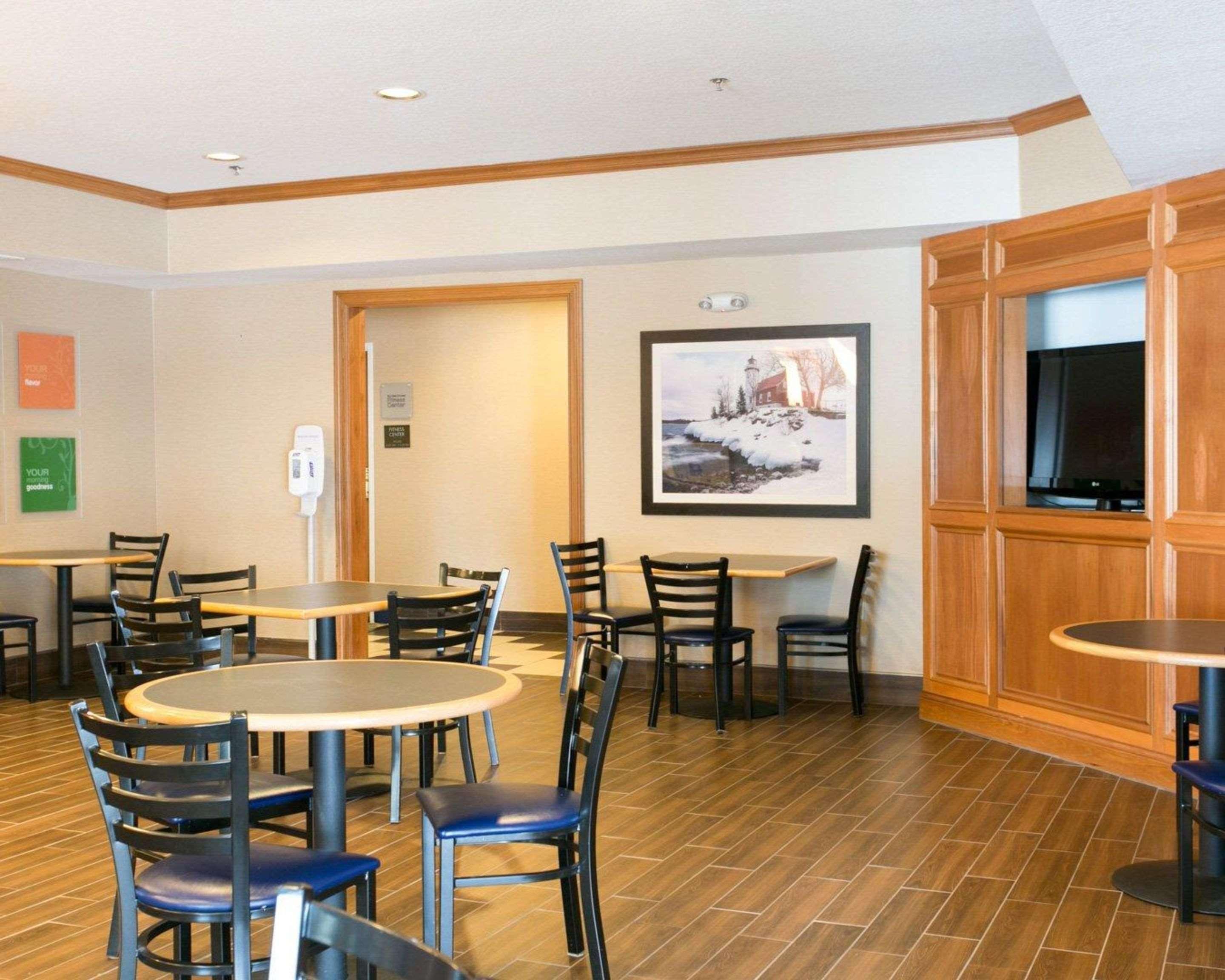 Comfort Suites Benton Harbor - St Joseph Exterior foto